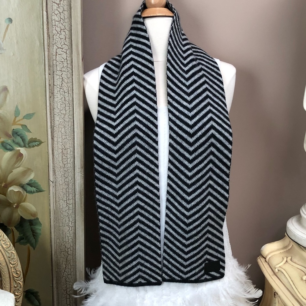 Coach black and gray striped wool scarf. - Picture 4 of 7